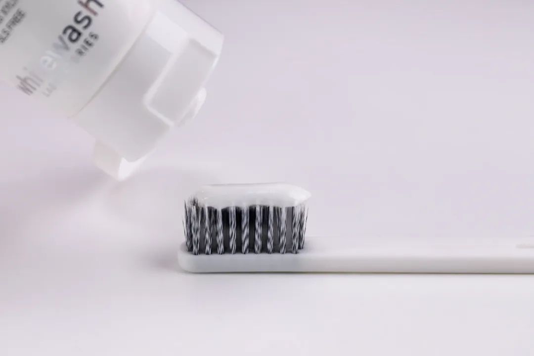 美白牙膏一刷就好,美白黄牙烟渍最好的牙膏