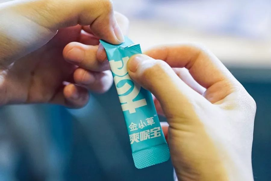 梧桐毛毛和杨絮,梧桐毛絮满天飞找谁