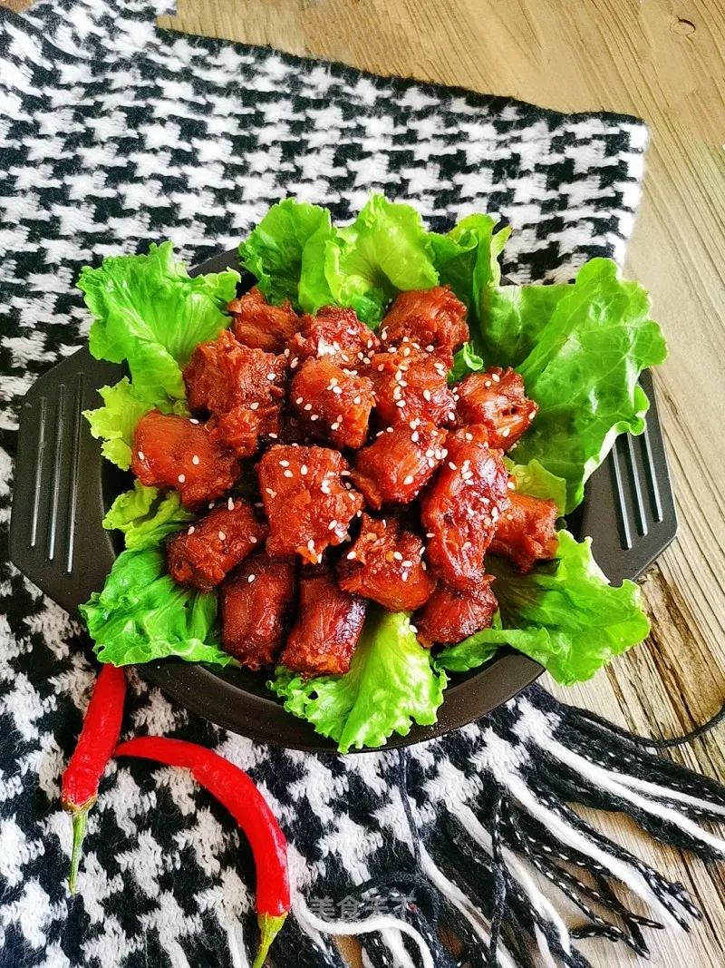 无任何添加的卤鸭货,刚卤出来的鸭货比较麻