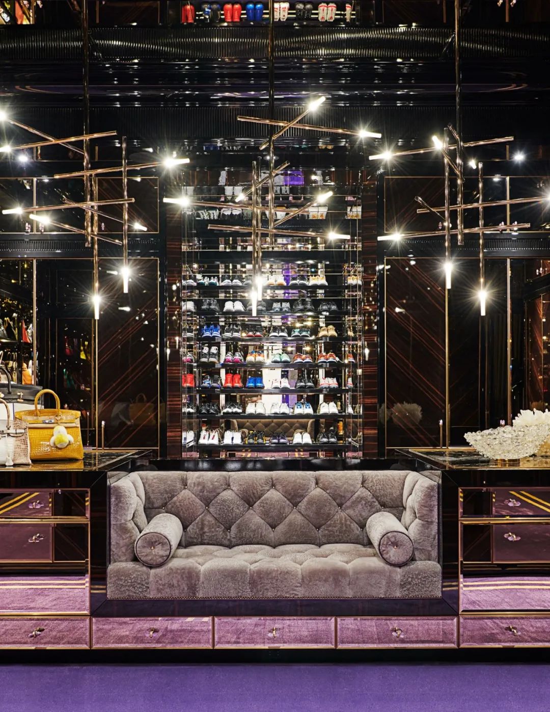 全球“最快”的男人公开1亿豪宅!室内唱跳打篮球,马桶还会唱歌…