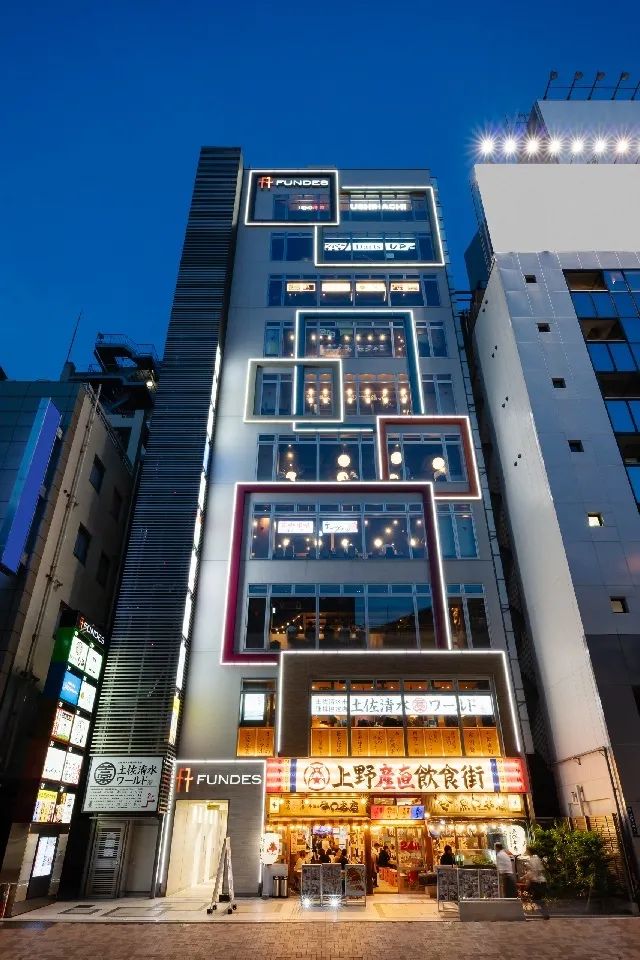 东京11层24小时餐饮娱乐楼、曼谷灵魂级社区商业、首尔梦幻级最美百货……这一季的全球网红“小商业”亮爆了