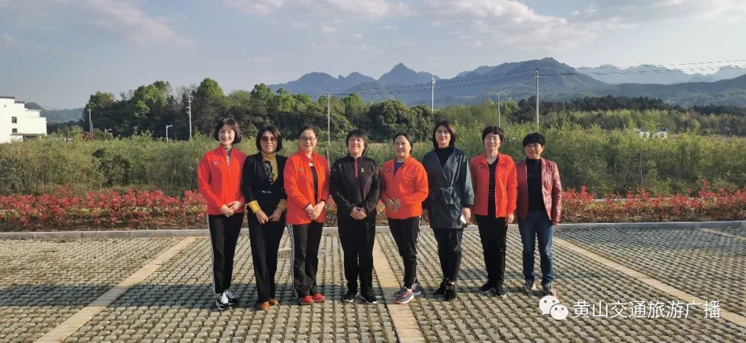 黄山|巾帼带货，市妇联主席喻雪琴、市女企协会长金秋辉联袂“代言”，邀您一起“逛吃逛吃”！