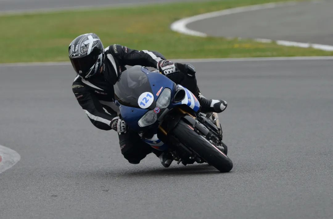 铃木tl1000s几缸,铃木tl1000s油耗