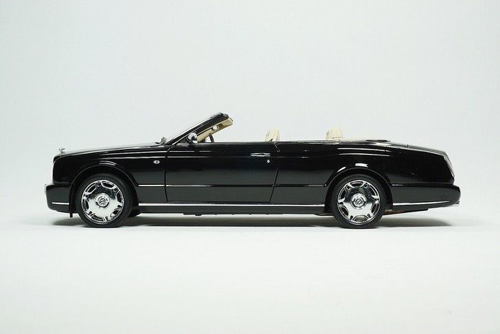 雅而致俊-迷你切BentleyAzure模型随拍