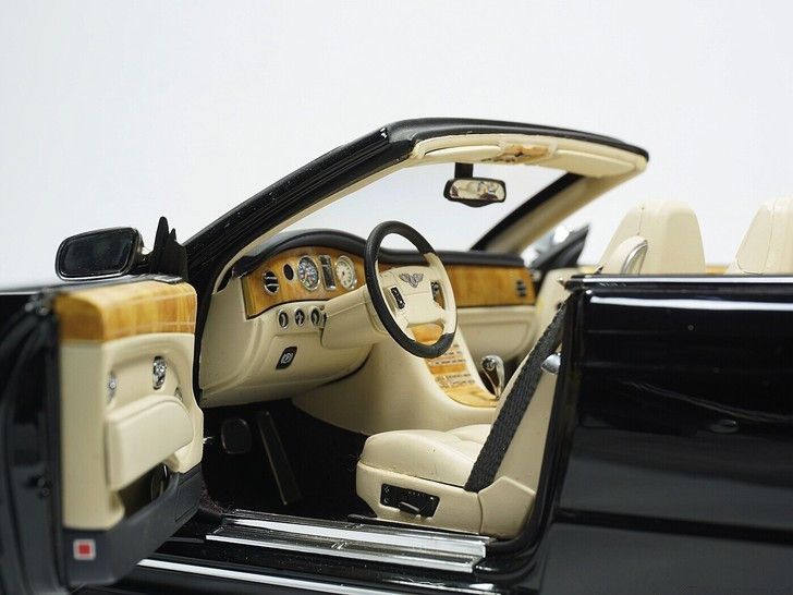 雅而致俊-迷你切BentleyAzure模型随拍