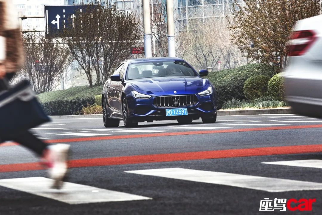 钢铁森林中的城市猎人|CARREVIEWS