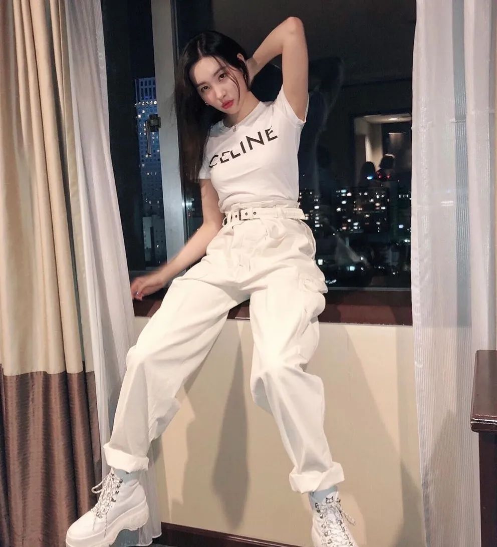 宣美出道时的视频,宣美入驻抖音账号