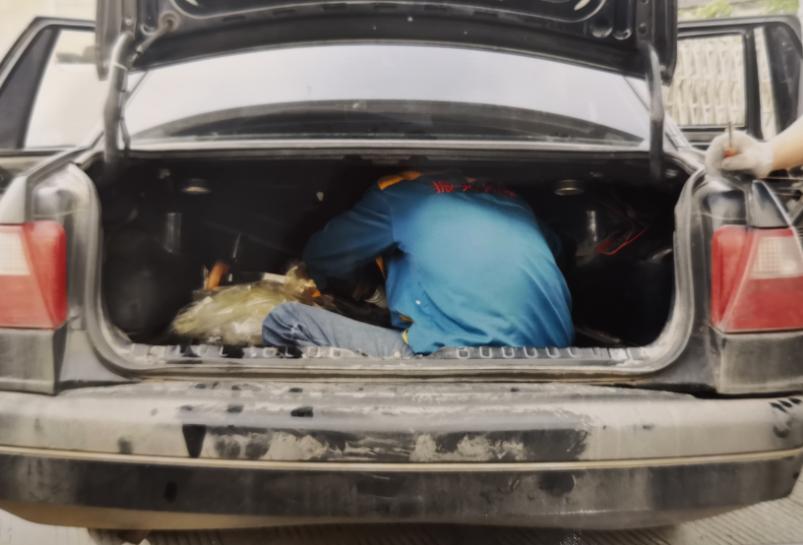 【品案】“黑豹”罪行罄竹难书人民审判终施极刑