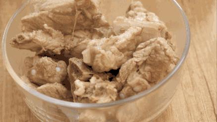 为什么排骨焯水过后煮还是有浮沫,牛排骨焯水后如何去腥