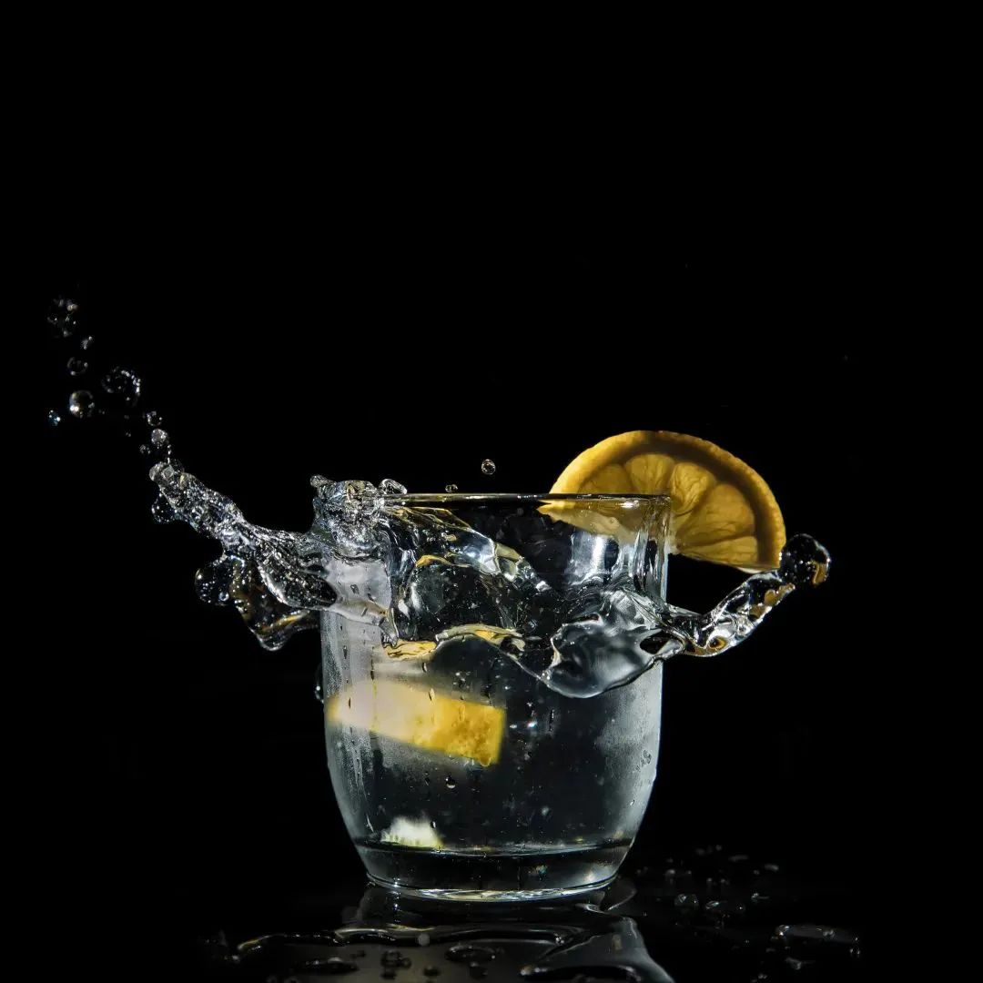 不热不堵人不多,城中开房度假难道不够爽吗?丨寻味