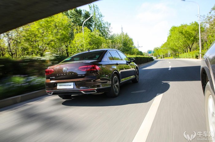 试驾新款大众迈腾380豪华版,大众迈腾380tsidsg旗舰型试驾