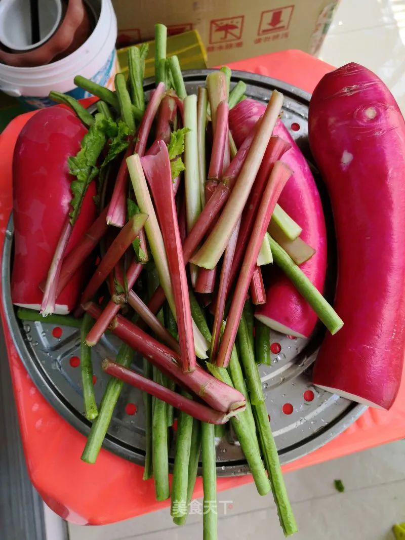教大家做好吃爽口的四川泡菜，口感脆生，开胃解腻