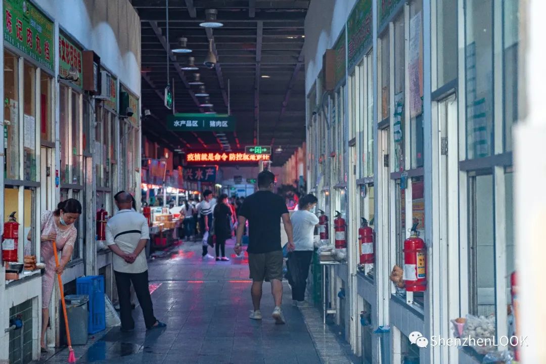 look这是什么牌子的包包,严浩翔说look这是tnt什么舞台