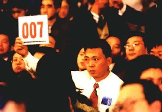 段永平再投拼多多,段永平打高尔夫