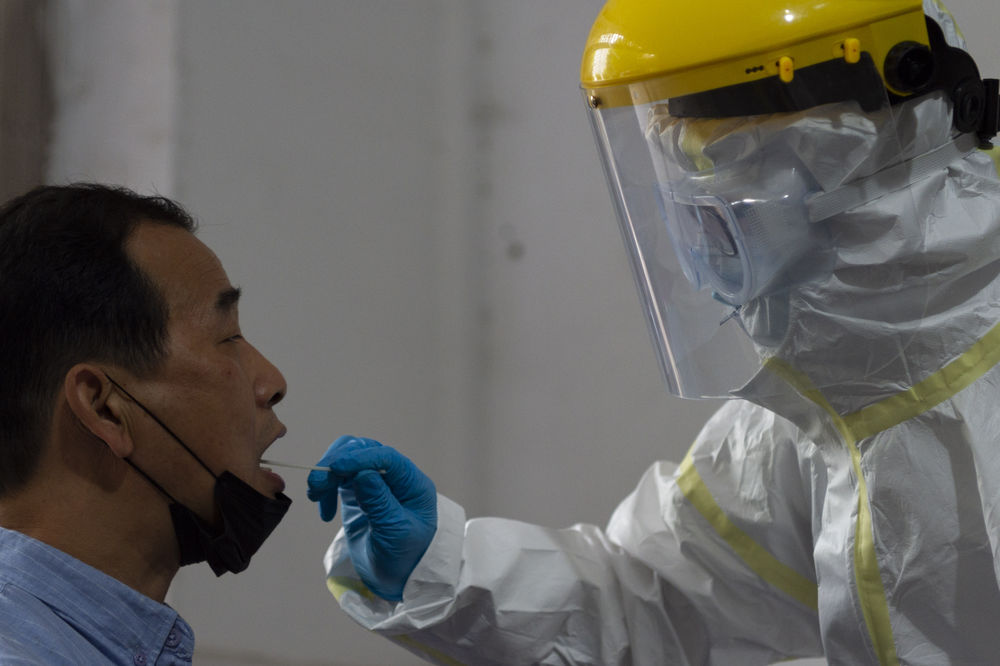 风雨无阻防疫必胜,众志成城抗击疫情风雨无阻向前行