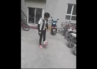 疫情背景下的足球暖流，*疆新**阿克苏市足球线上打卡