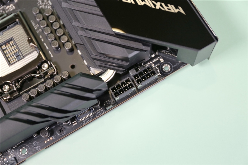华硕ROGMAXIMUSXIIEXTREME主板评测：为什么它能值8999元