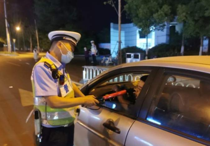 「新闻晚餐」我市首条国防公交专线正式开通运行//一涉恶势力集团犯罪案公开审理