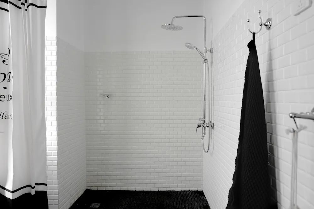 花洒一键除垢怎么用,自动除垢的花洒好用吗