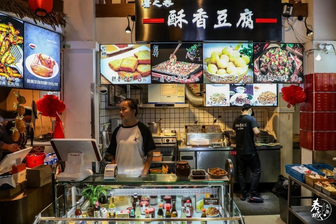 老昆明的网红美食街,老昆明网红美食小吃街打卡