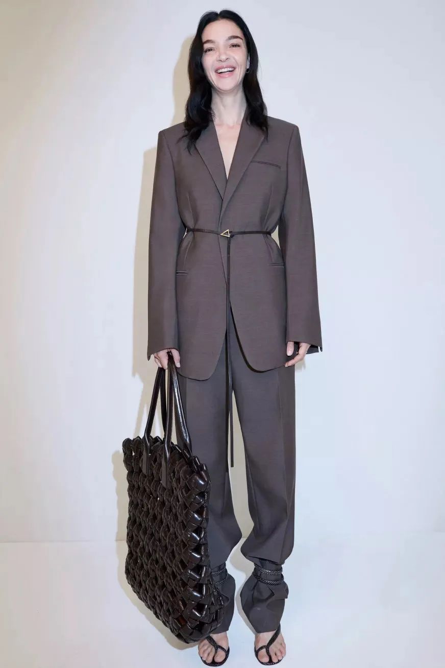 我终于等到了阔腿裤不再时髦的这一天…