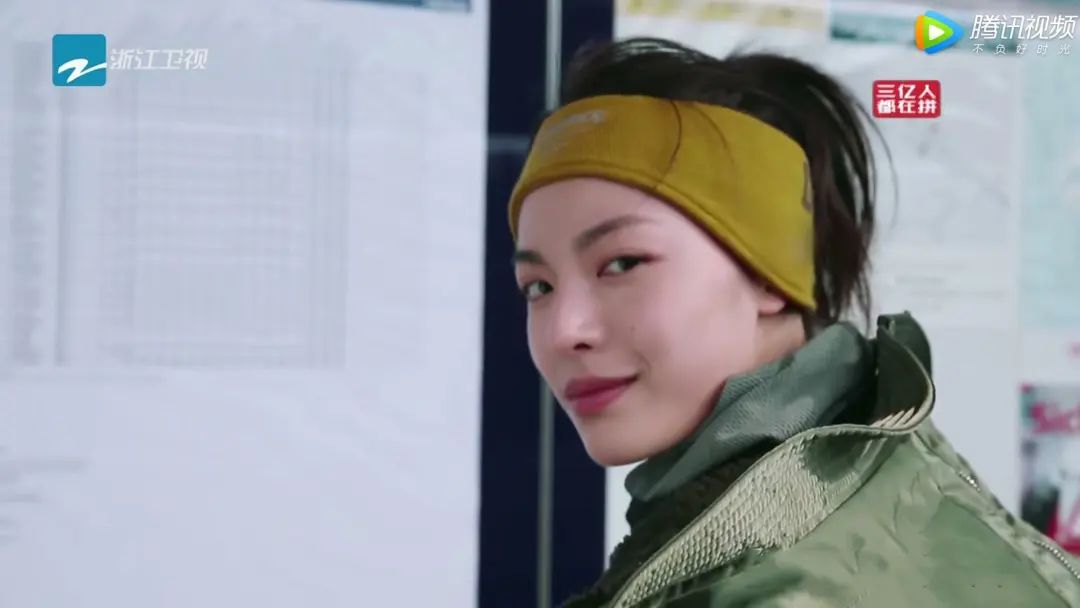 冯小刚的芳华简介,芳华冯小刚三美