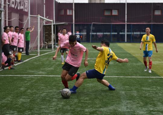 杭州一支草根足球队创立10年引发关注为何得到德甲球队的青睐？