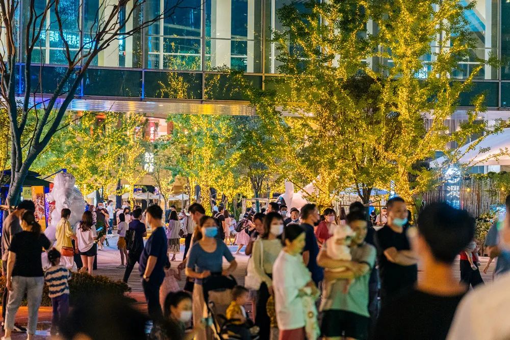 今天，中秋邂逅国庆！拱墅一身“红妆”一城月色，映照万千团圆至味！