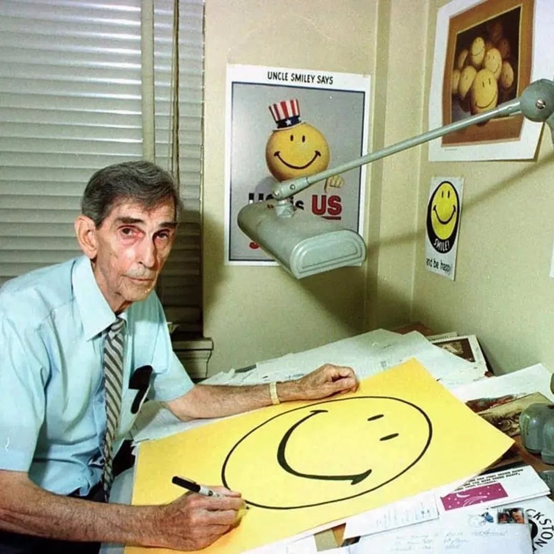 近期时尚界流行元素,哪些时尚的元素是重新流行的