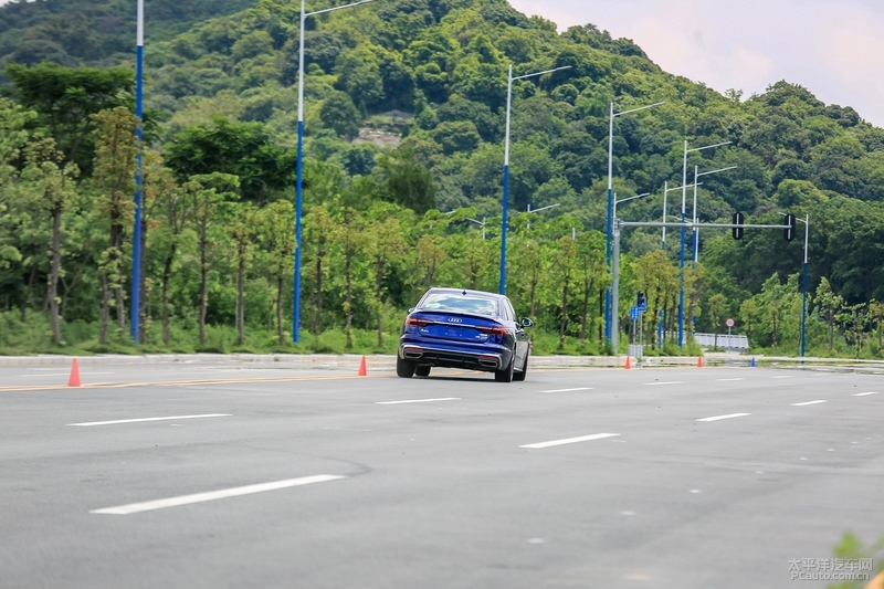 一鸣惊人鉴定,奥迪a4l45tfsi臻选动感型第一视角