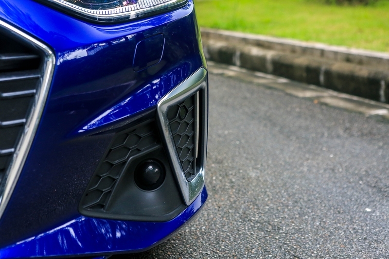 一鸣惊人鉴定,奥迪a4l45tfsi臻选动感型第一视角