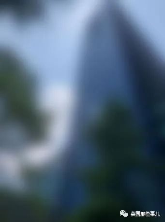 20多岁男爱豆遭47岁已婚男董事*规则潜**整整一年？又被文春锤死了