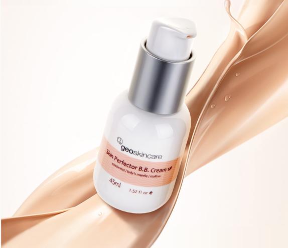 pony使用的底妆,pony化妆从洗脸开始