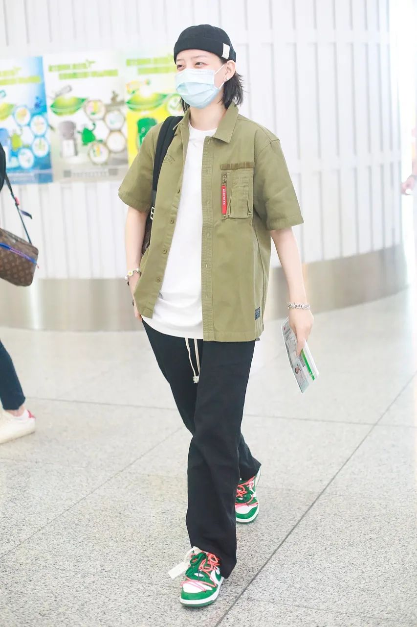 戚薇杨颖撞衫,戚薇撞衫江疏影