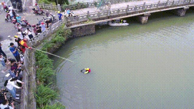 科普如何正确处理溺水事件,生死时速溺水急救误区及科学施救