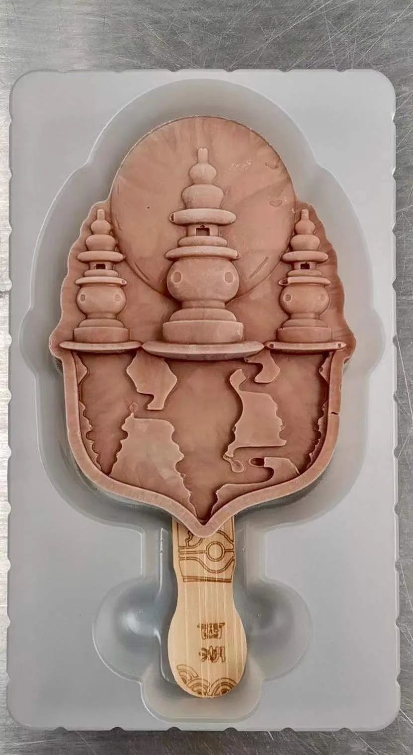 20块一支，35元一对！北山路上开了家“西湖冰室”，专卖断桥、梁祝同款冰淇淋！网友：比迪士尼便宜……