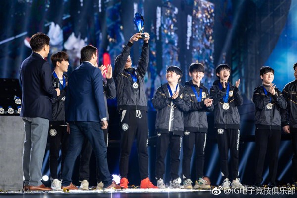 知名电竞选手uzi,uzi网吧视频