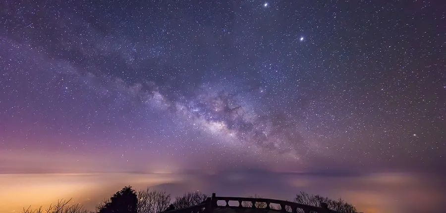 夏日登山看景,夏日峨眉山