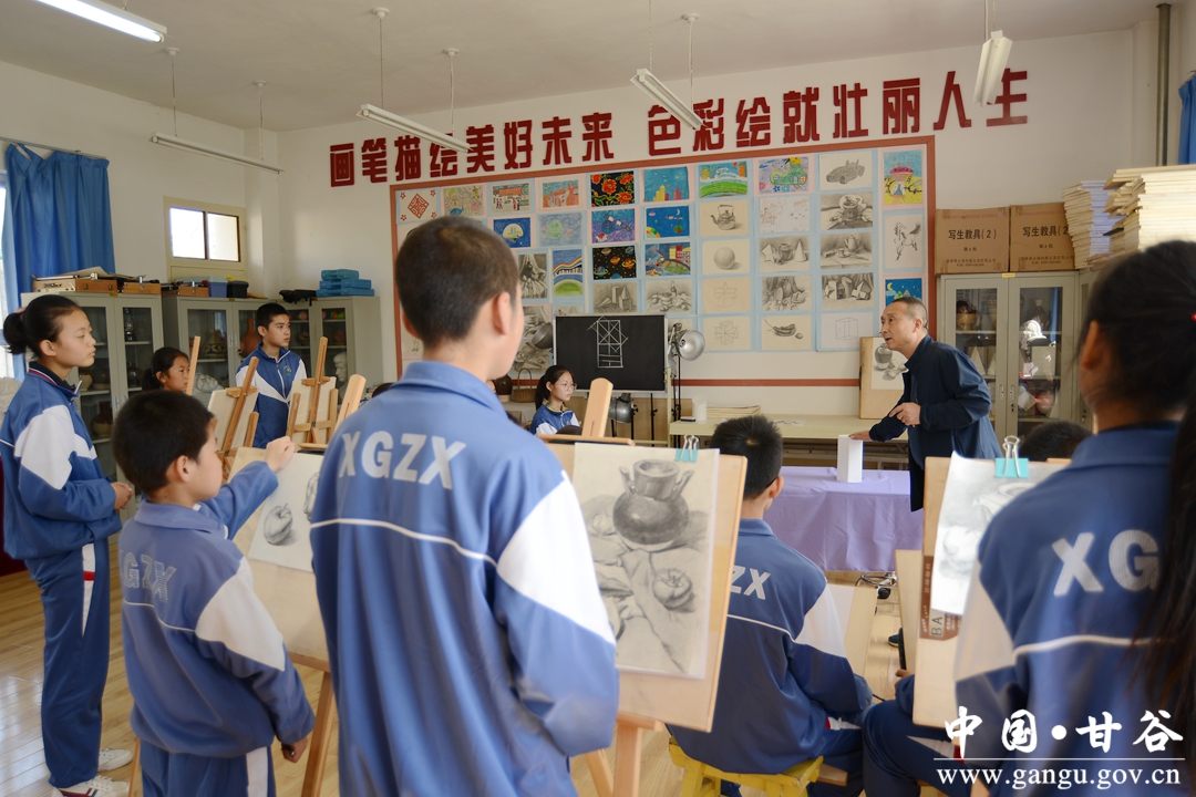 甘谷县西关中学校长牛维录,全心全意办好百姓家门口的学校