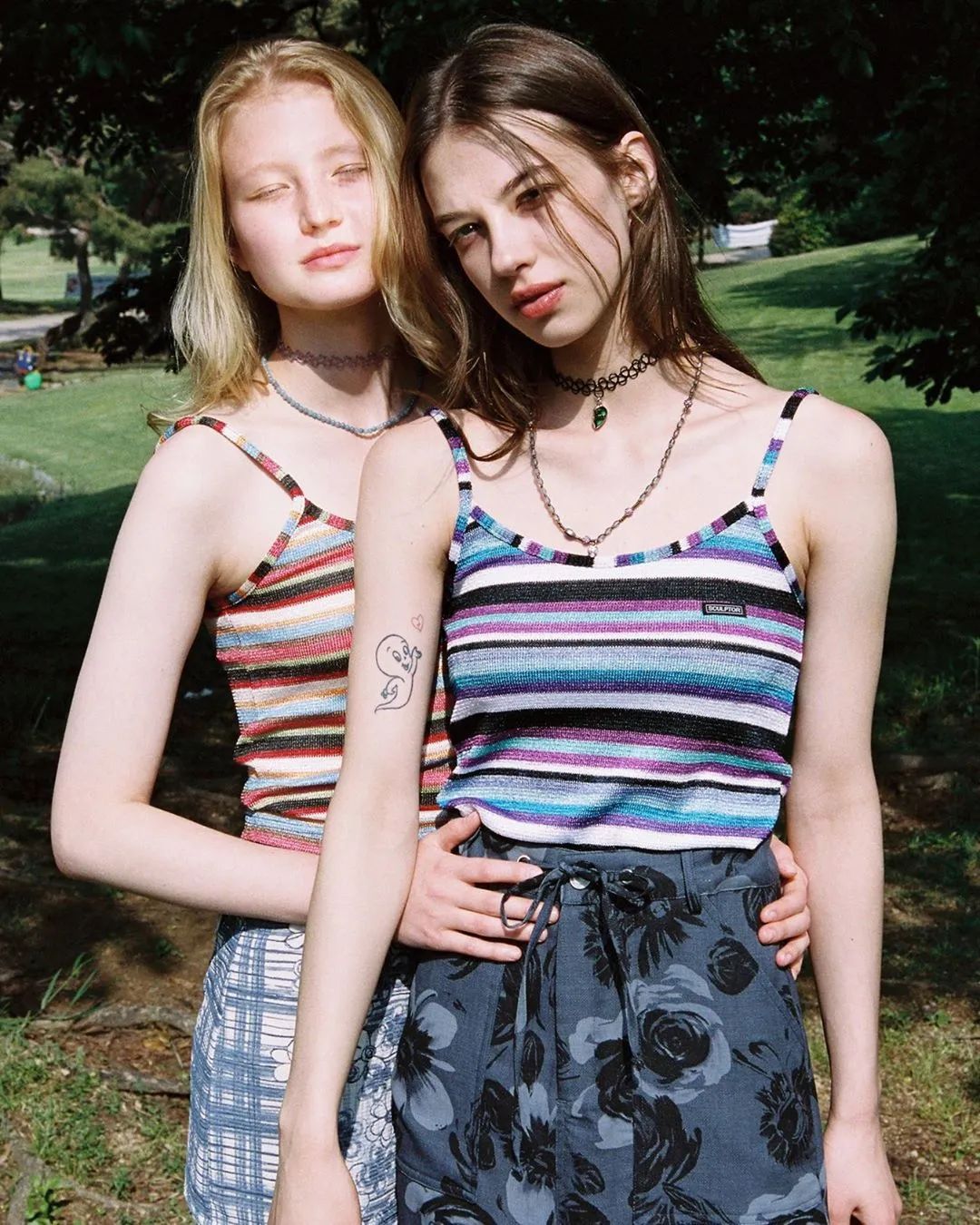 blackpink泫雅摆尾,blackpink全员观看泫雅舞台