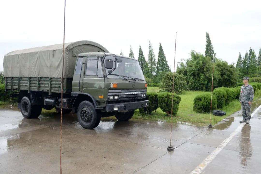 关注｜军车直选驾驶员是如何考试的？图片来了