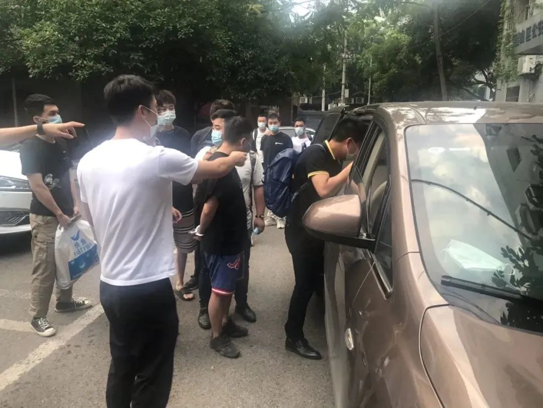 高仿的LV容易看出来吗,高仿假货骗局