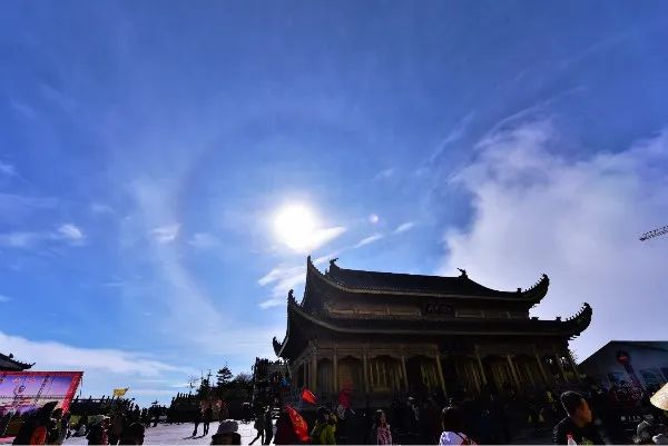 夏日登山看景,夏日峨眉山