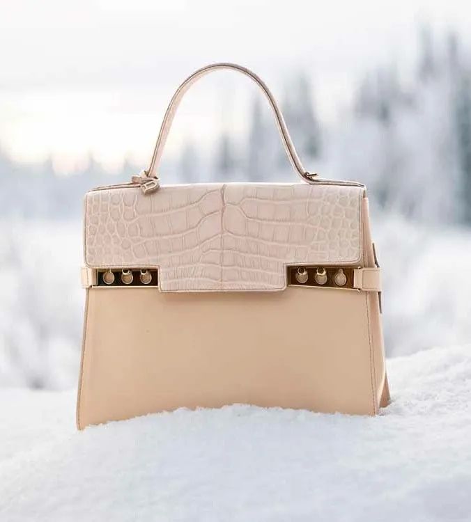 閫涜灏忎紬鍖呭寘,閫涜鎾炲寘