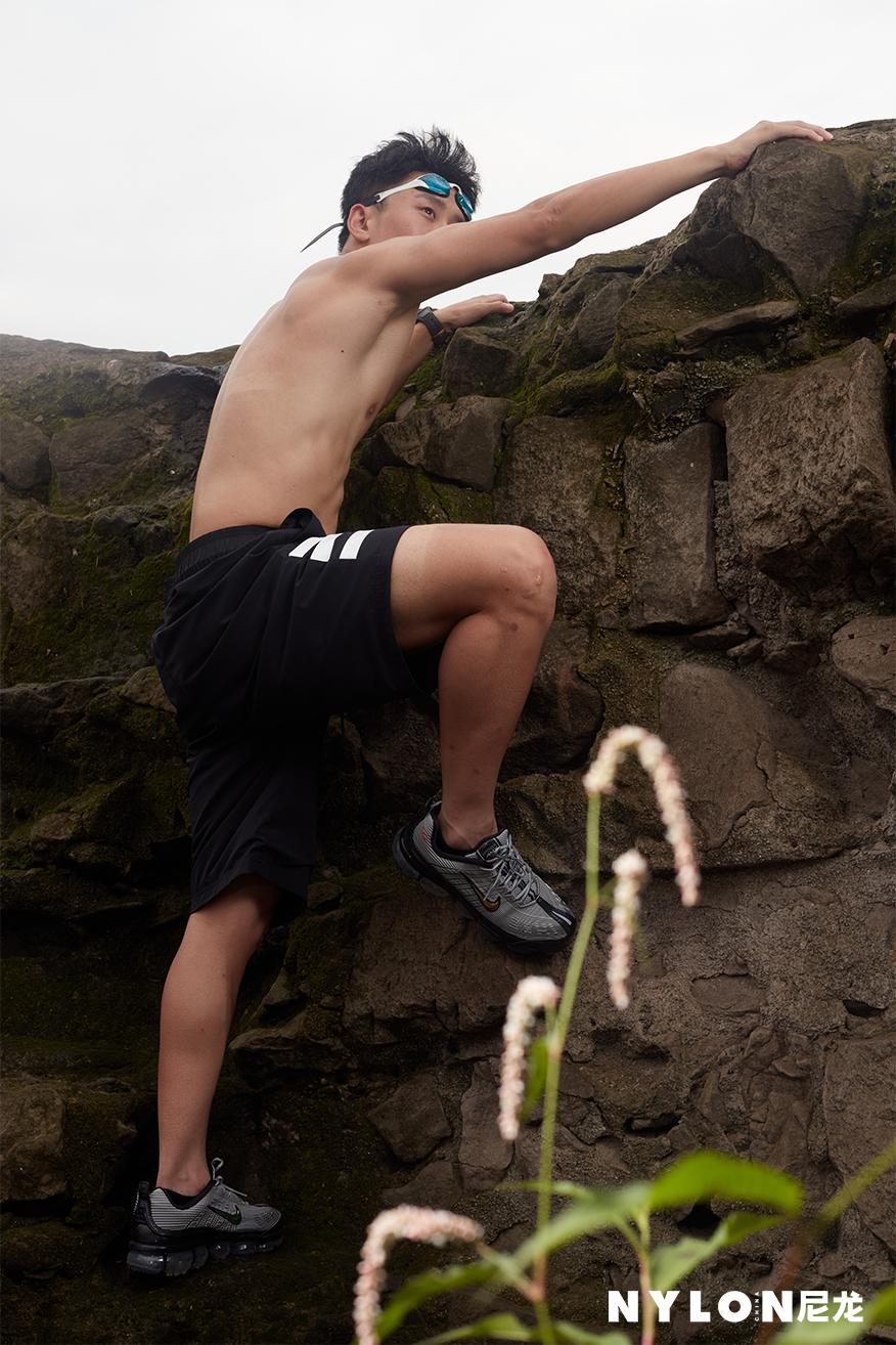 奔赴全国各地，尼龙拍摄了22位青春荷尔蒙扑面来的运动青年