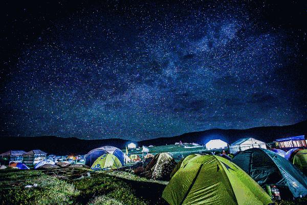 越夜越嗨丨顶级夜跑景区，给你成本最低的人鱼线！