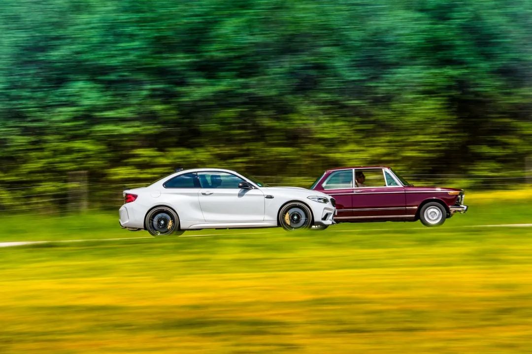 M2CS与2002tii之间的“跨世纪”之战|CARREVIEWS