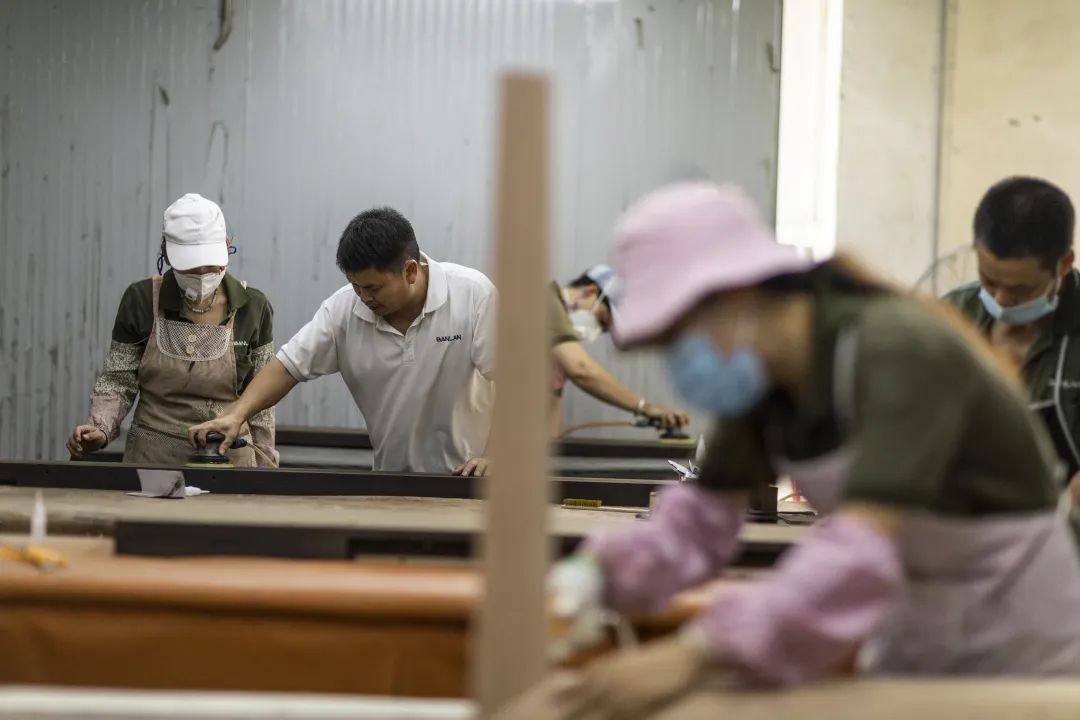 让家具的陪伴慢下来，追上这个速朽时代