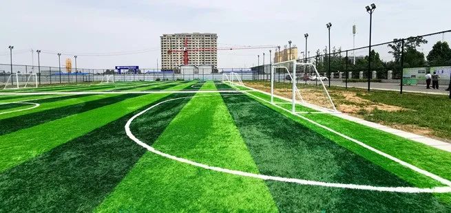 呼和浩特11人制室内足球场大场地,安阳体育场容纳多少人