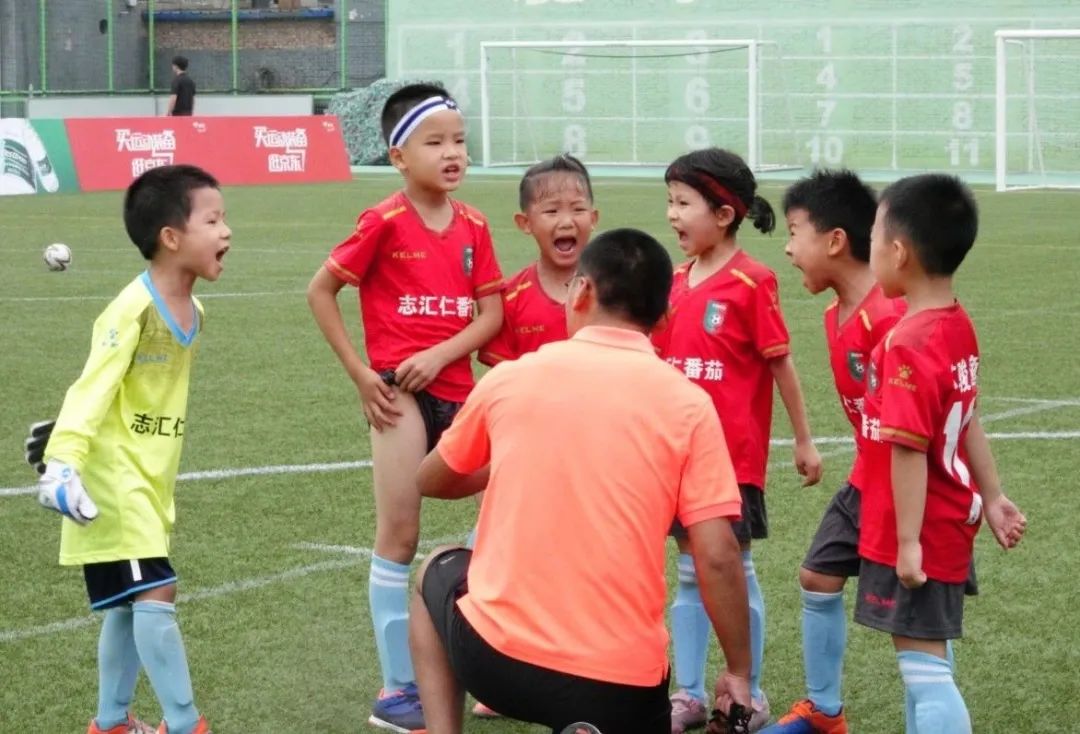 百队杯今日全面开赛